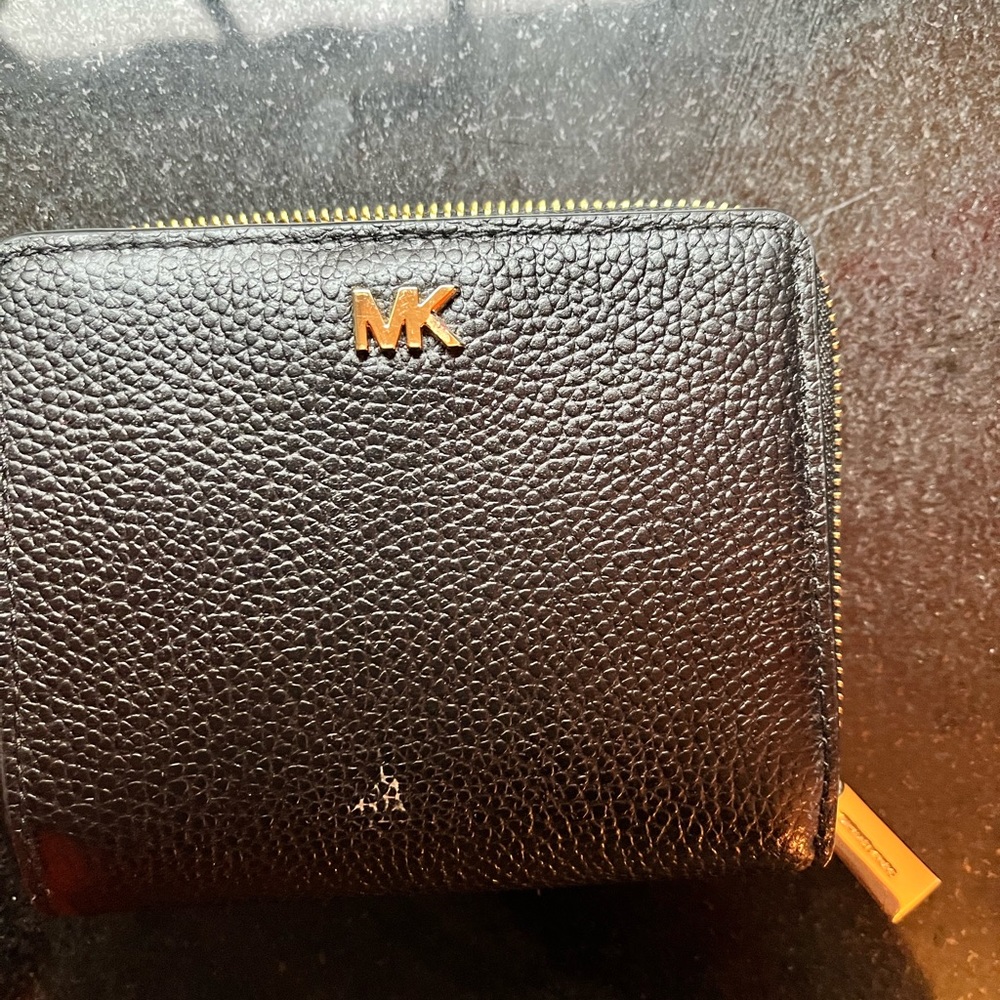 Black Michael Kors zip wallet